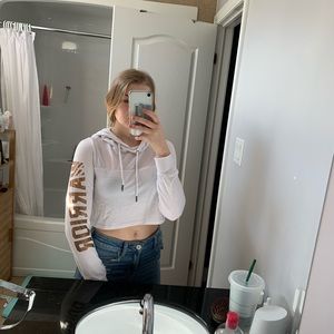 White cropped athletic shirt